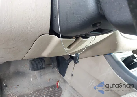 2005 Ford Escape Xlt z USA, uszkodzony, nr VIN 1FMYU03105KB02725